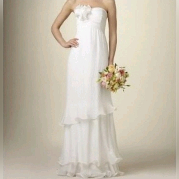 The Limited Strapless Fluted Wedding Dress. Size 0 - Picture 1 of 8